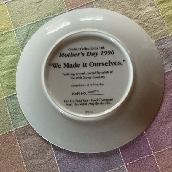 Grolier collectible Mothers Day ceramic plates set of four Disney - Picture 3 of 9